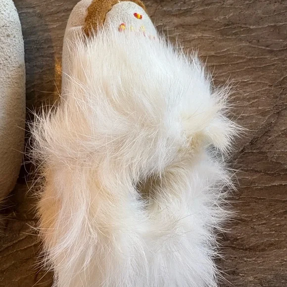 Authentic Handmade Moccasins - Picture 3 of 8